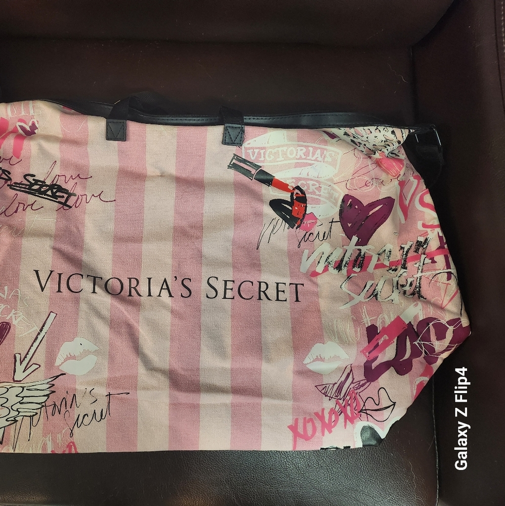 Victoria's Secret Duffle bag